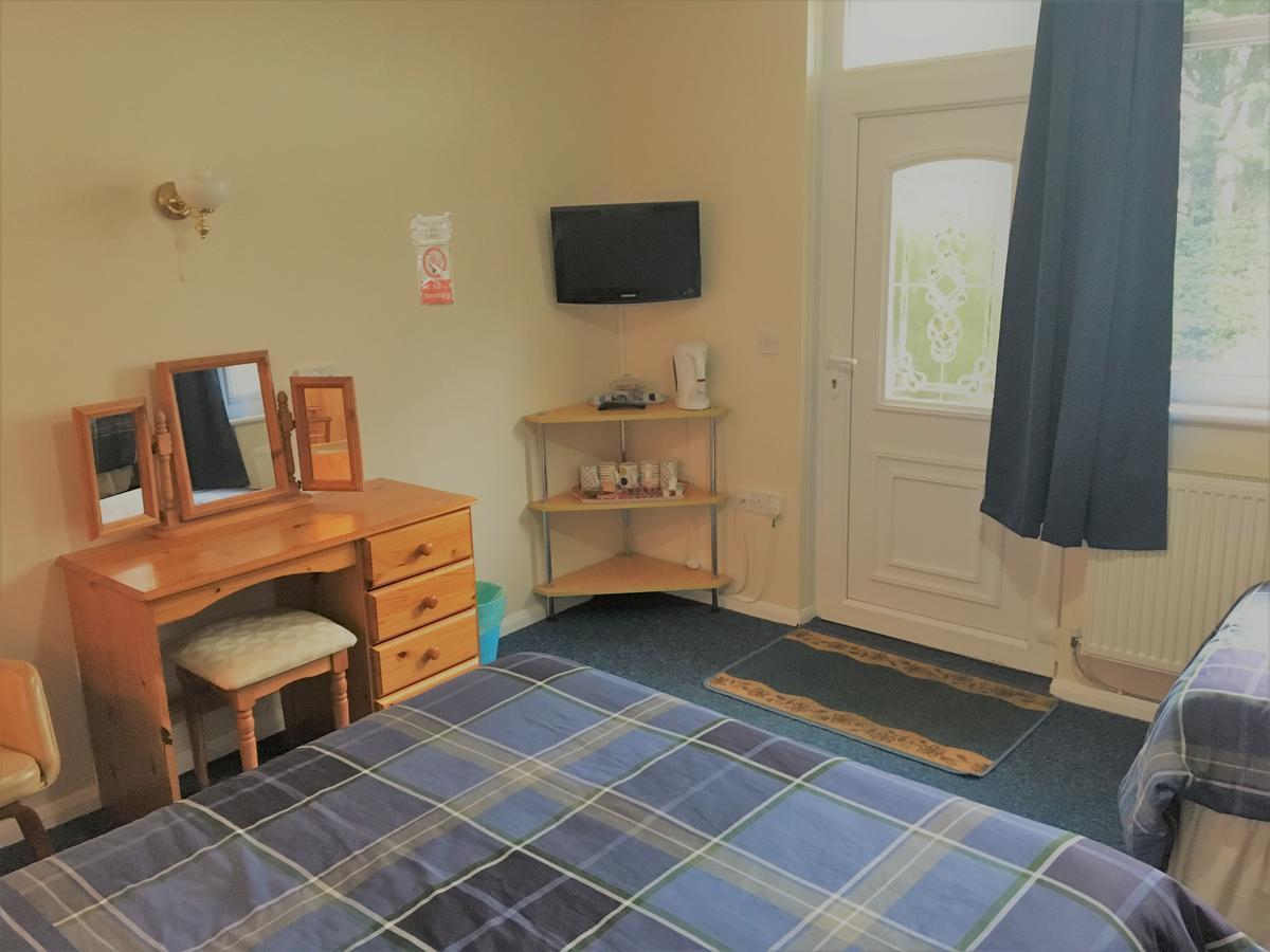 Nant-Y-Ffin Hotel Llandissilio Zewnętrze zdjęcie